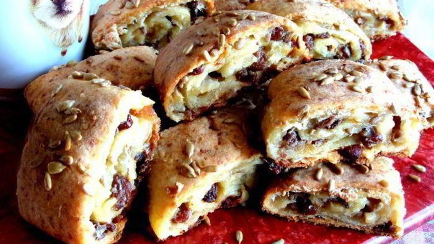 Рецепт творожного рулета с безейной прослойкой