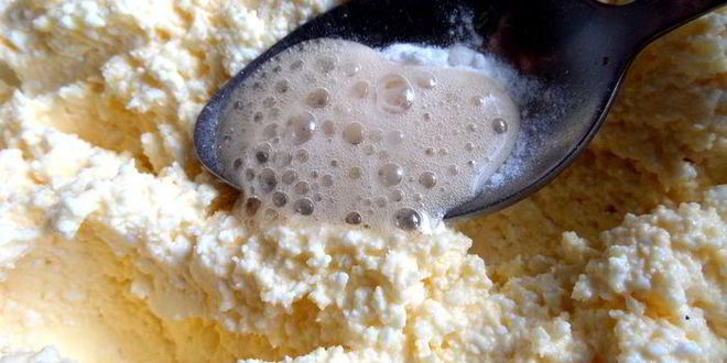 Рецепт творожного рулета с безейной прослойкой