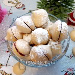 Рецепт Вегетарианского безе с малиной из нутового отвара