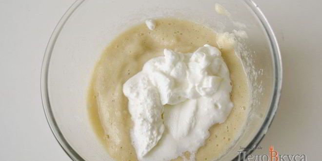 Рецепт десерта из яблока, банана и йогурта для самых маленьких