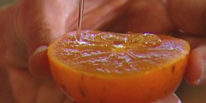 Рецепт карамелизированной хурмы с медом и маскарпоне