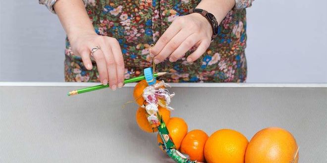 Рецепт елки из фруктов и конфет