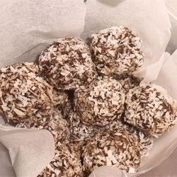 Рецепт Конфет из чернослива и орехов