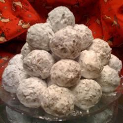 Рецепт Конфет из фиников, кокоса и воздушного риса