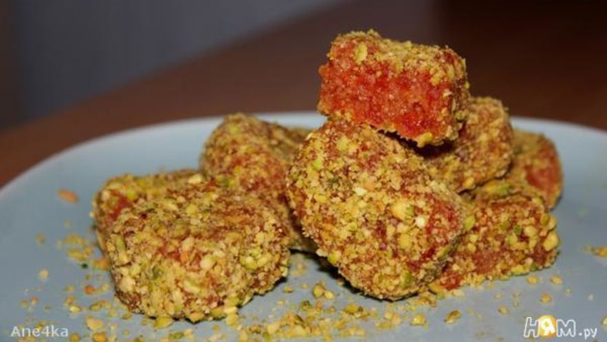 Рецепт конфет из сушеного кизила с миндалем