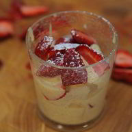 Рецепт Бисквита с клубникой и сливочным кремом