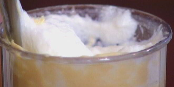 Рецепт бисквита с клубникой и сливочным кремом