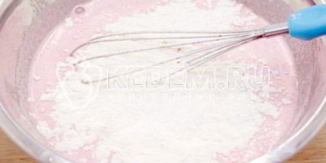 Рецепт бисквитного рулета с клубничным кремом