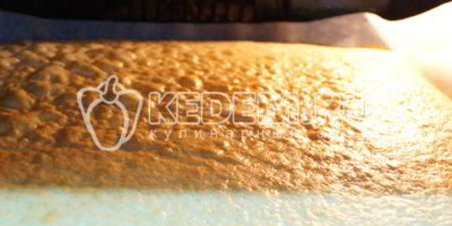 Рецепт бисквитного рулета с кремом зимнее полено