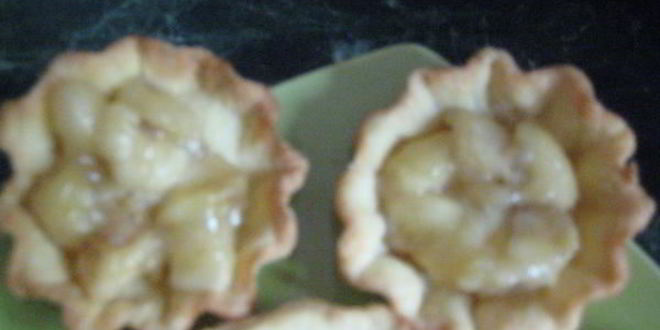 Рецепт корзиночек с бананами и белковым кремом