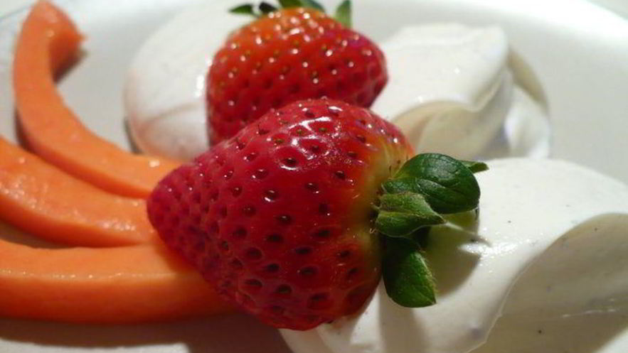 Рецепт нежного творожного крема-десерта с маскарпоне и папайей