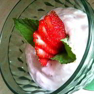 Рецепт Творожного крема-десерта с клубникой и мятой