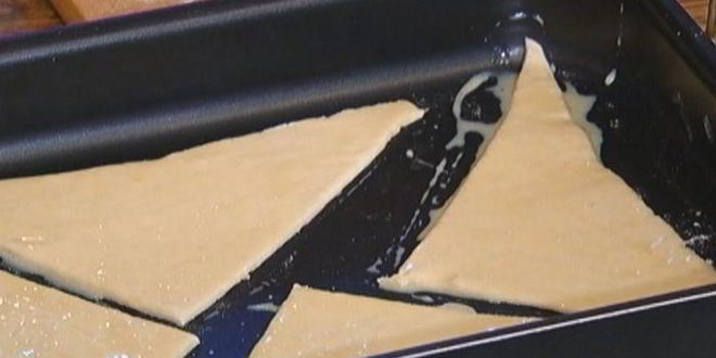 Рецепт яблок на слоеном тесте со сметанным кремом