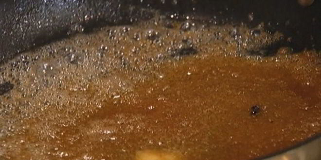 Рецепт яблок на слоеном тесте со сметанным кремом