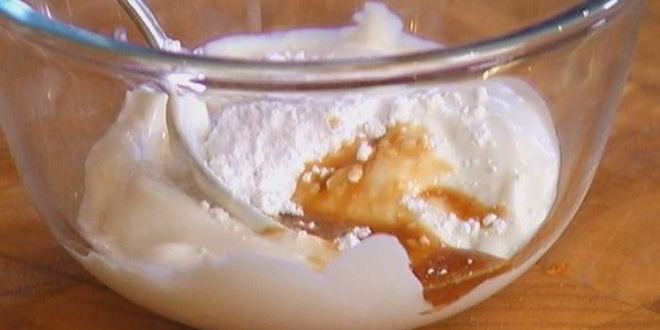 Рецепт яблок на слоеном тесте со сметанным кремом