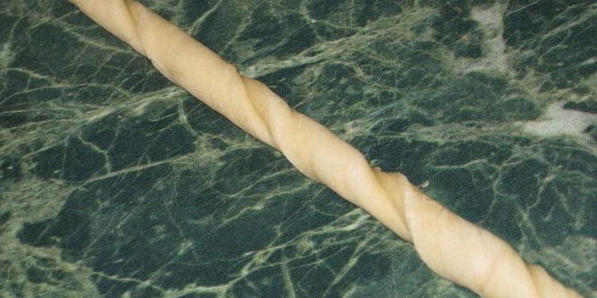 Рецепт корзинки с сахарными булочками и мармеладом