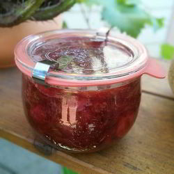 Рецепт Мармелада из ревеня и клубники с мятой