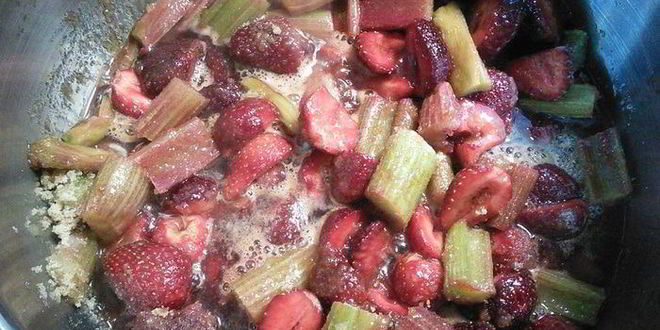 Рецепт мармелада из ревеня и клубники с мятой