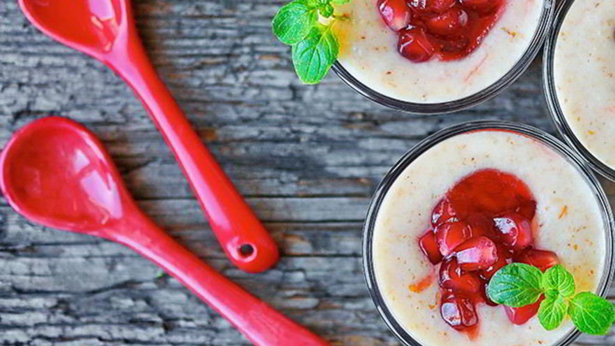 Рецепт рисового пудинга с гранатовым мармеладом