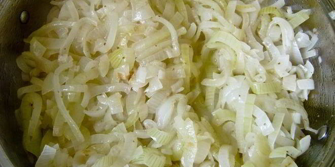 Рецепт рулета с луковым мармеладом