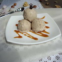 Рецепт Домашнего бананового мороженого с шоколадно-ореховой крошкой