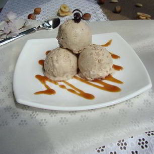 Рецепт Домашнего бананового мороженого с шоколадно-ореховой крошкой