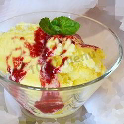 Рецепт Домашнего мороженого с малиновым соусом