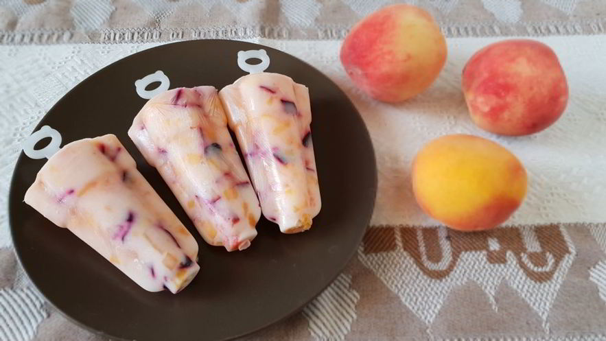 Рецепт йогуртового мороженого с фруктами