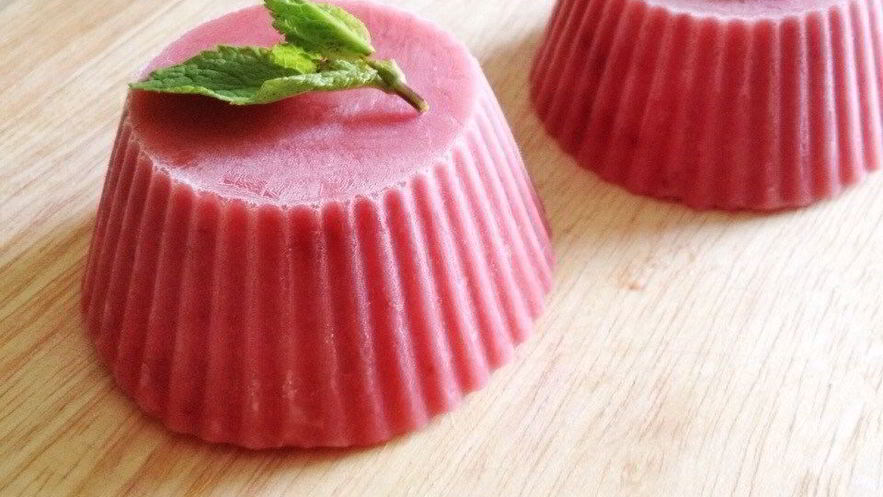 Рецепт клубнично-ревеневого мороженого