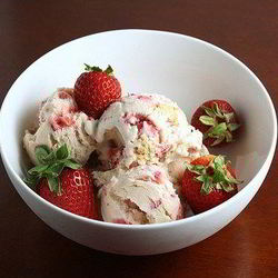 Рецепт Мороженого Клубничный чизкейк