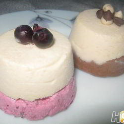 Рецепт Шоколадна-ягодного мороженого