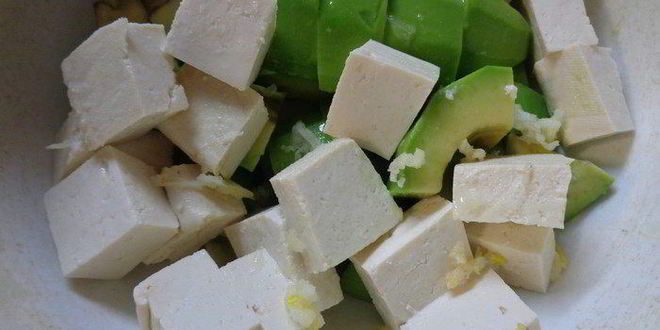 Рецепт нежного мусса из авокадо с тофу