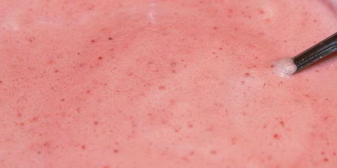 Рецепт шоколадна-клубничного мусс с орешками