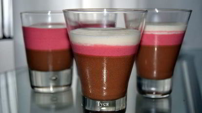 Рецепт Шоколадного мусса с малиновым кремом