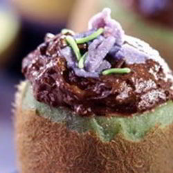 Рецепт Шоколадного мусса в чашечках из киви