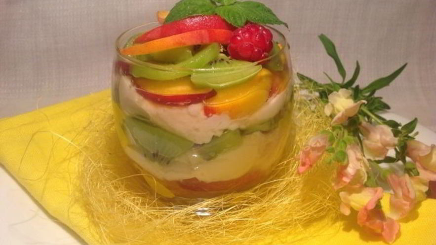 Рецепт творожного мусса с персиками и киви