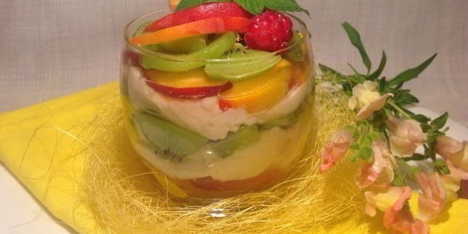 Рецепт творожного мусса с персиками и киви