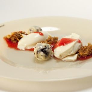 Рецепт Панны-котты с гранолой и горячий шоколад