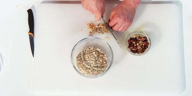 Рецепт панны-котты с гранолой и горячий шоколад