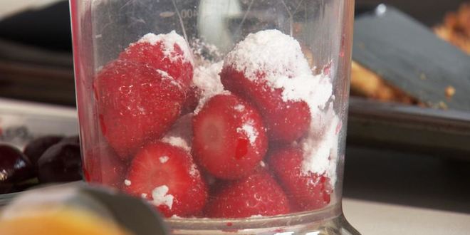 Рецепт панны-котты с гранолой и горячий шоколад