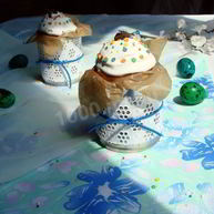 Рецепт Куличей на желтках с вяленой вишней