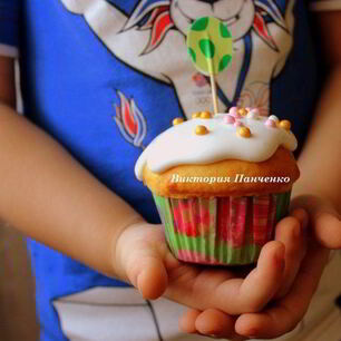 Рецепт Куличей с апельсиновой цедрой и вяленой клюквой