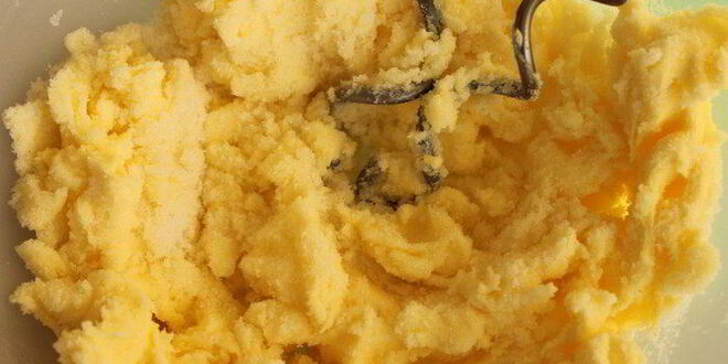 Рецепт куличей с апельсиновой цедрой и вяленой клюквой