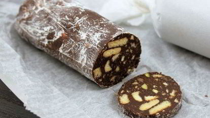 Рецепт Шоколадной колбасы с орехами