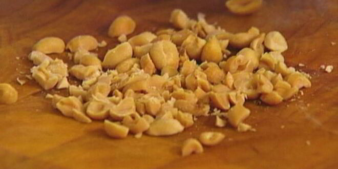 Рецепт капустного суфле с сыром, орехами и горчицей