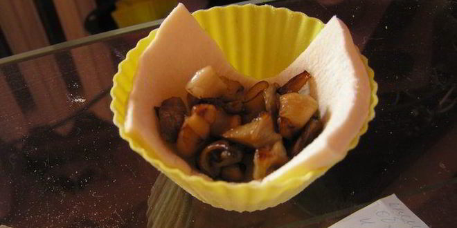 Рецепт корзиночек с морковным суфле, вешенками и тыквенными семечками