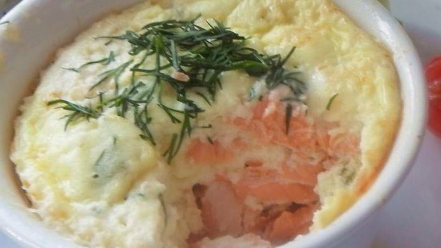 Рецепт нежнейшего суфле из форели с творожно-яичной заливкой