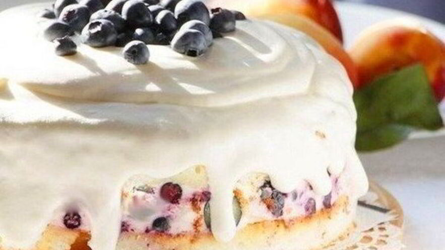 Рецепт торта-суфле творожного с ягодами