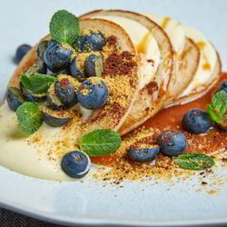 Рецепт Овсяных блинчиков с голубикой и тирамису