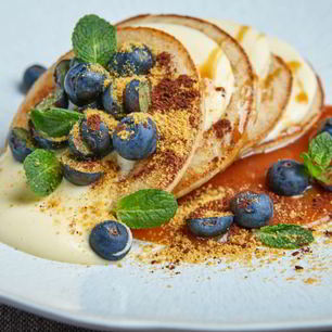 Рецепт Овсяных блинчиков с голубикой и тирамису